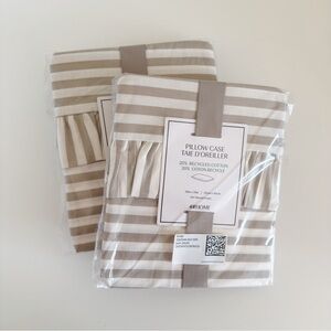 Lot of 2 H&M Home Pillow Cases - 20x35in